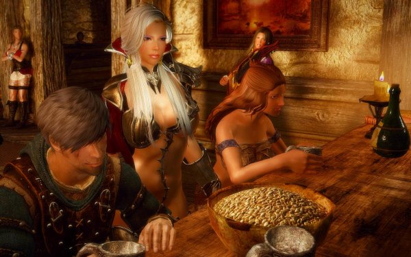 Поет, и смотрит на...в мою сторону )))