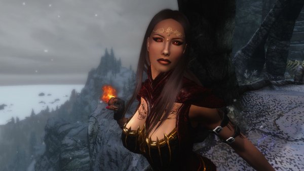 Велена с огоньком... ;)  SkyrimLE