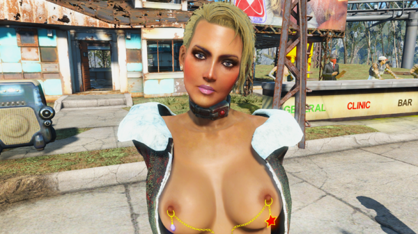 Обновлённое милое лицо блондинки рабыни.