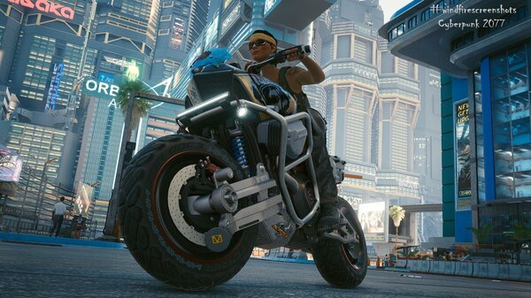 Ви лихачит на любимом мотоцикле Кобра..