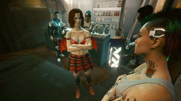 Ви дьяволёнок в юбке.