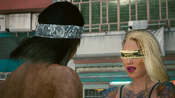 Блондинка Ви и бомжиха.