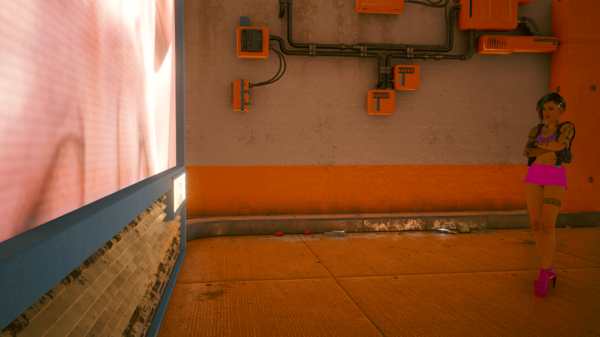 Джуди смотрит на приличный билборд.