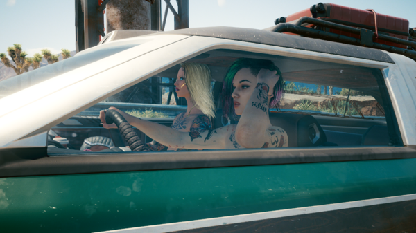 Джуди и Ви катаются на машине.