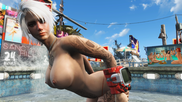 Алиса в бассейне.