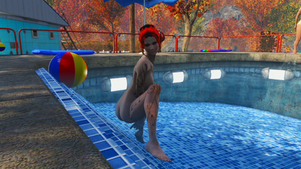 Алиса в бассейне.