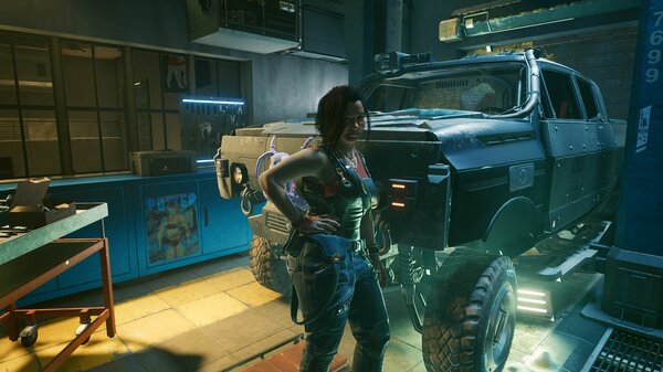 Клэр в гараже со своей монстой ;)