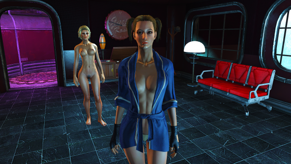 Милая Лара в купальном халатике.