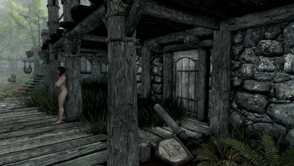 В Фолкрите отвалилась вывеска магазина ))