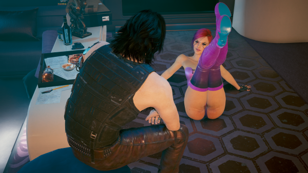 Ви флиртует с Джонни.