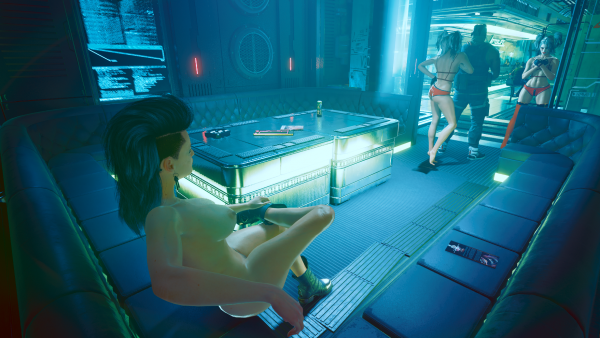 Одна Ви проскользнула за спину охранника Бестии.