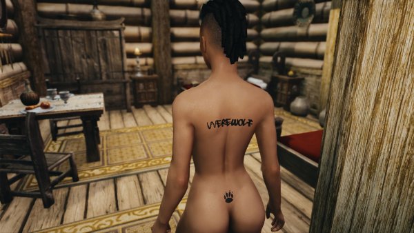 У Карли типаж воина, волчихи и подруги..