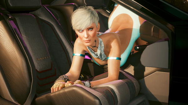 А у этой Ви - эта её любимая тачка.