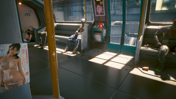 В вагоне действующего метрополитена.