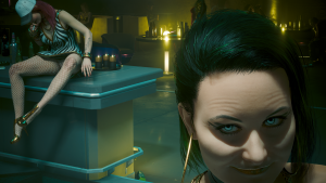 Девушки в клубе «Пирамида».