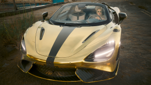 Ви на золотистом кабриолете Mclaren 765 LT Spyder.